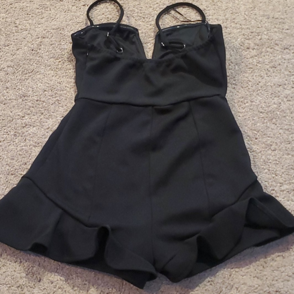 Black romper - Picture 2 of 2